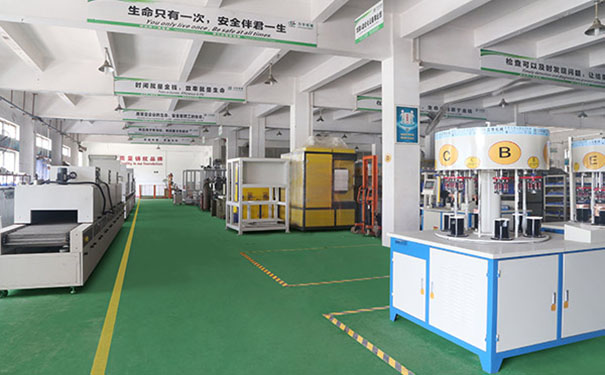 高頻焊接設(shè)備車間 高頻焊接設(shè)備車間
