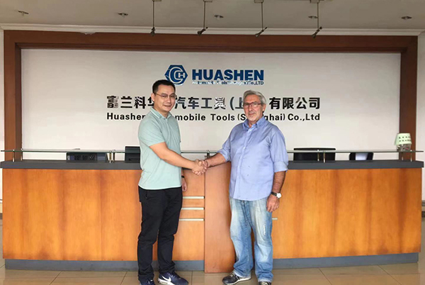 數(shù)控淬火機床廠達成了合作 數(shù)控淬火機床廠達成了合作