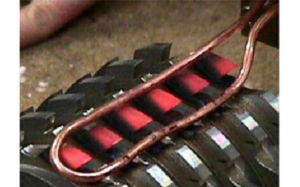 中高頻淬火機(jī)床技術(shù) 中高頻淬火機(jī)床技術(shù)