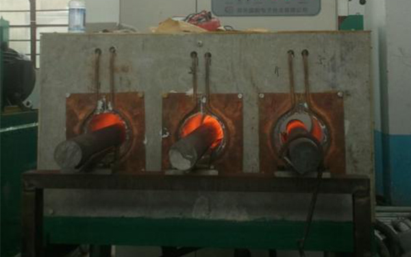 感應(yīng)加熱電源2.jpg 感應(yīng)加熱電源2.jpg